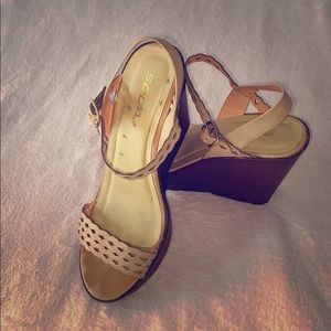 Light tan wedges